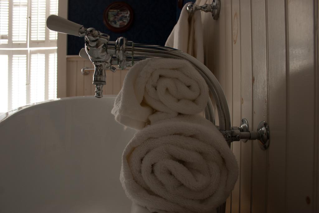 Hotel Camden Windward House Esterno foto