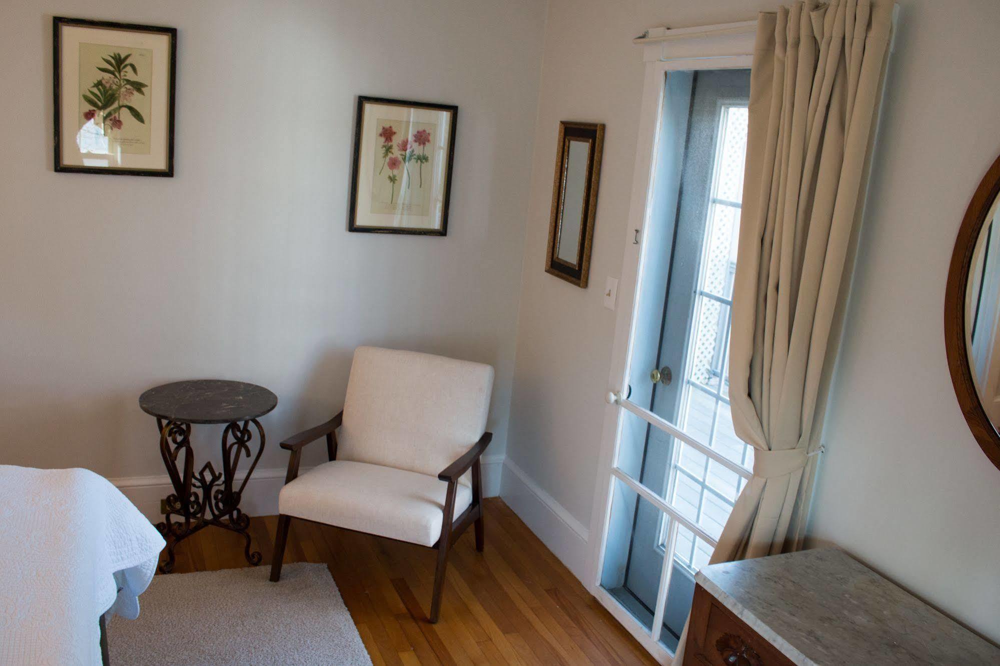 Hotel Camden Windward House Esterno foto