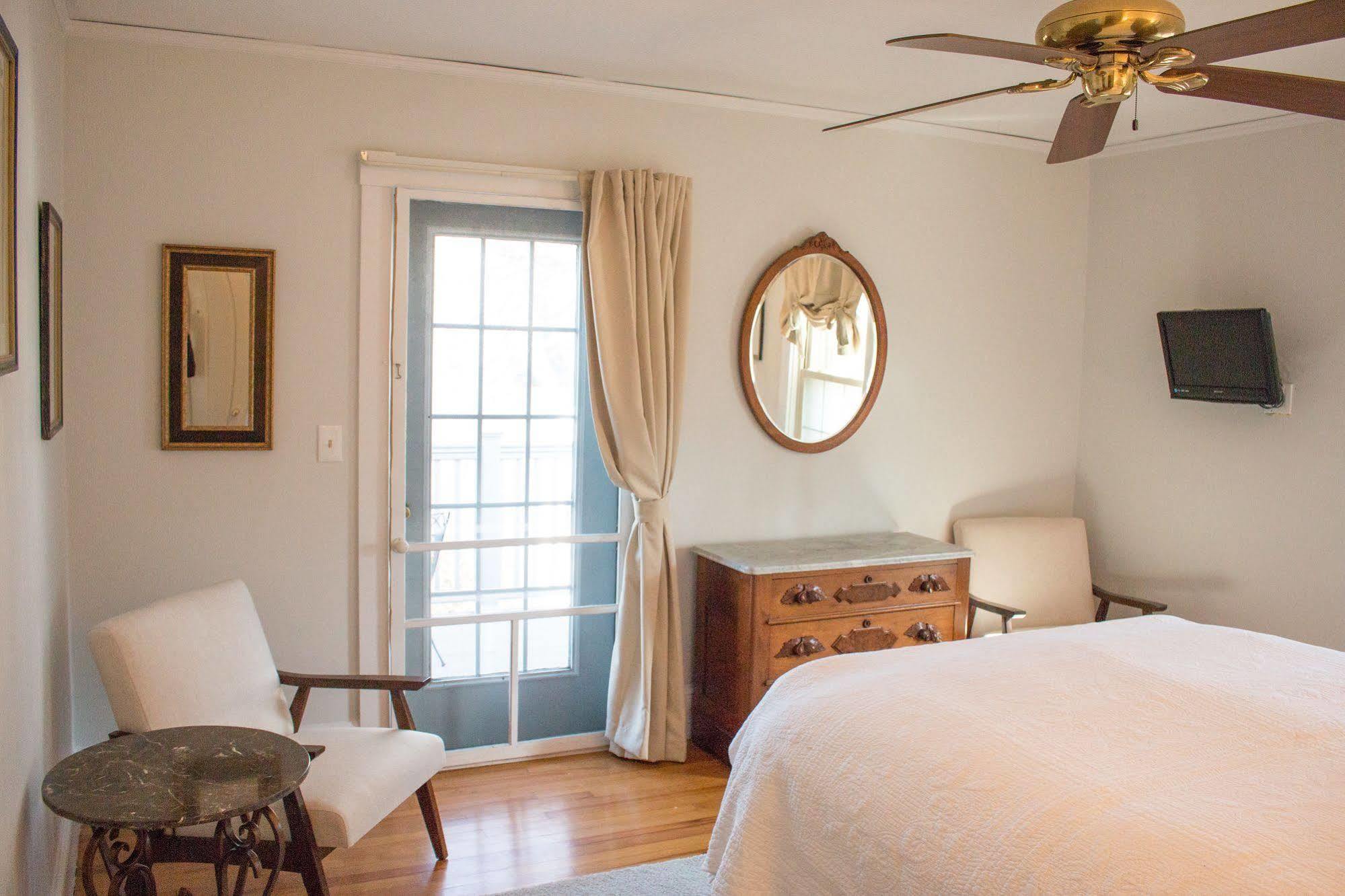 Hotel Camden Windward House Esterno foto