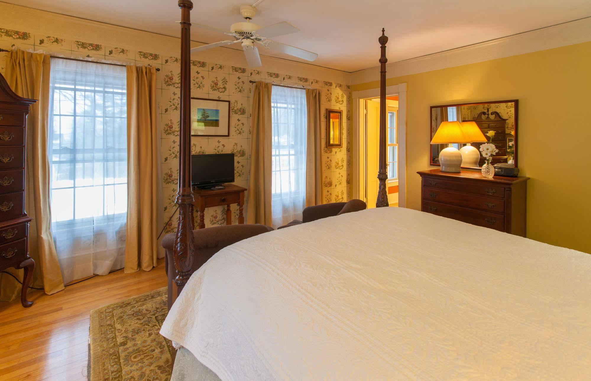 Hotel Camden Windward House Esterno foto